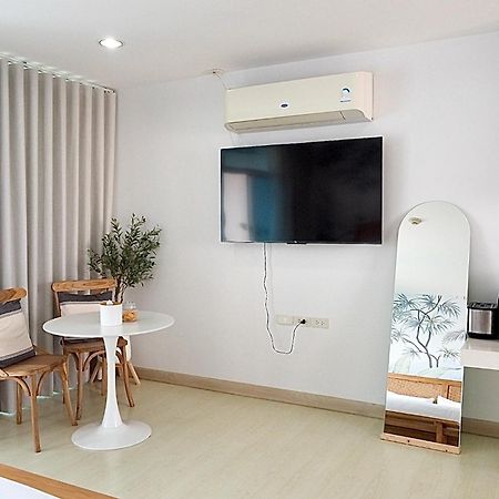 The Beach Bangsaen By Thanthita Next To Wonnapa Beach Free Disney Plus Buitenkant foto
