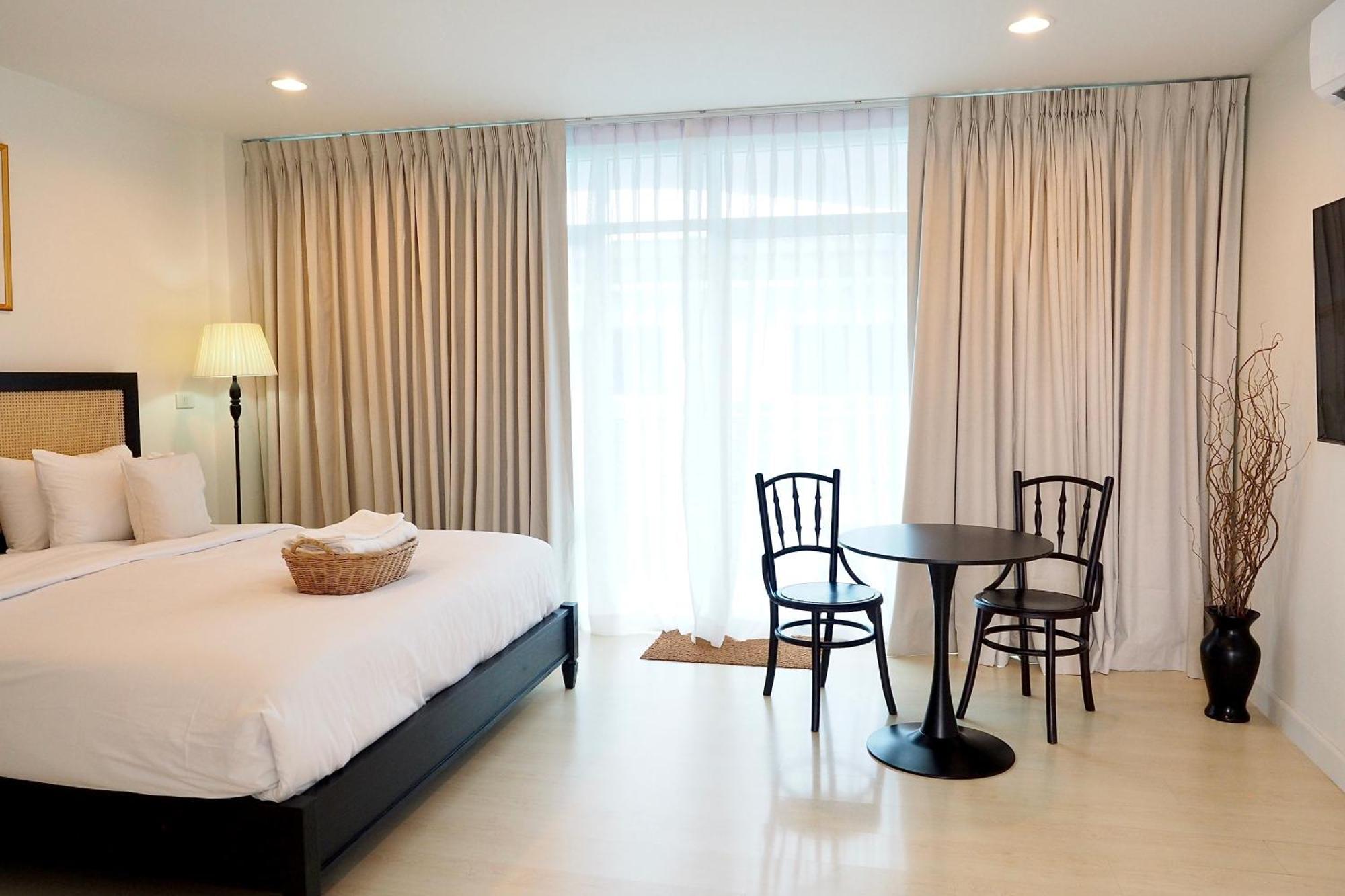 The Beach Bangsaen By Thanthita Next To Wonnapa Beach Free Disney Plus Buitenkant foto