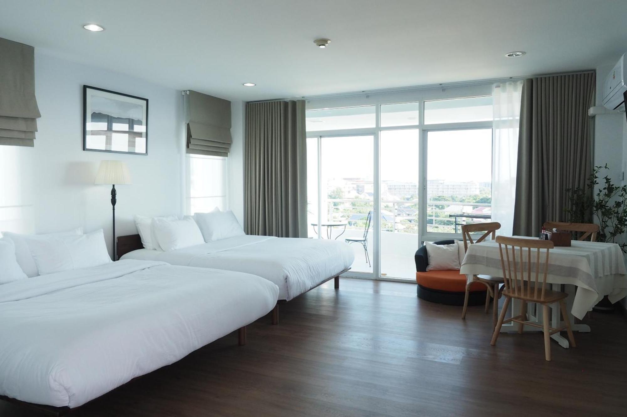 The Beach Bangsaen By Thanthita Next To Wonnapa Beach Free Disney Plus Buitenkant foto